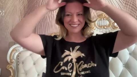 KiraDivine online show from April 19, 12:16 pm