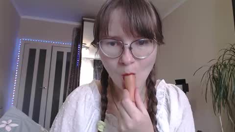 Snapshot of kiragoldens chatting on September 26, 7:06 am KiraGoldens online show from September 26, 7:06 am
