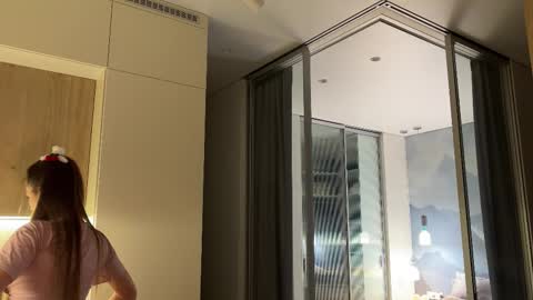 Kira online show from March 18, 4:56 pm