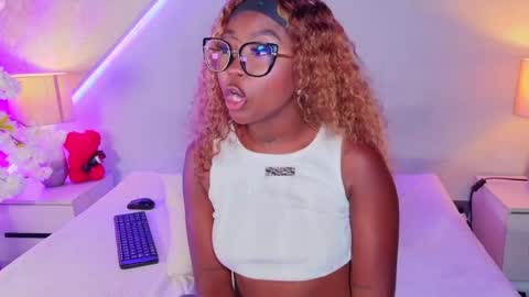 kishalove_ online show from June 4, 2:43 pm