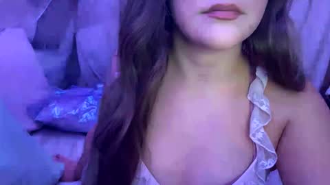 Kissah Kreampuff online show from March 5, 10:33 am