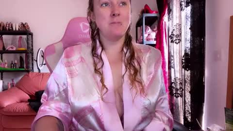 kissica online show from November 7, 10:10 am