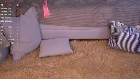 Mia online show from October 9, 8:40 am