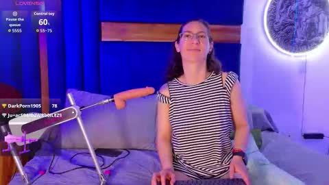 Kissing Company online show from December 4, 4:26 am