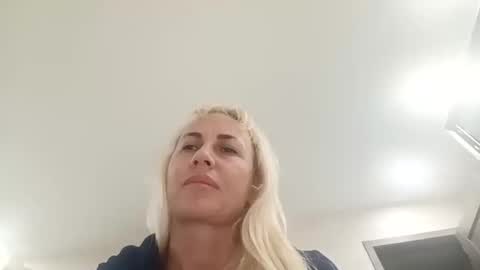 kissmisveet online show from September 27, 8:49 pm