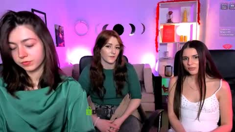 kitniss online show from April 7, 7:16 pm