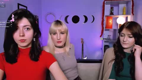 kitniss online show from March 22, 9:21 pm