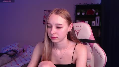 kitsuneyX online show from May 18, 11:44 pm