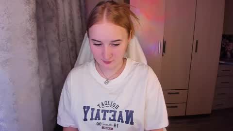 kitten_sun online show from February 23, 1:56 pm