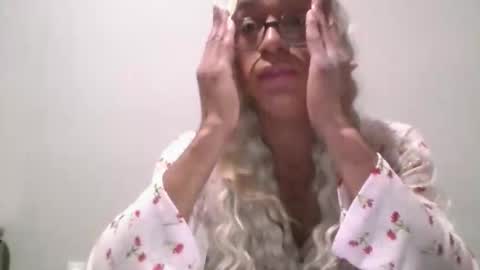 kittencrown online show from March 19, 7:24 am