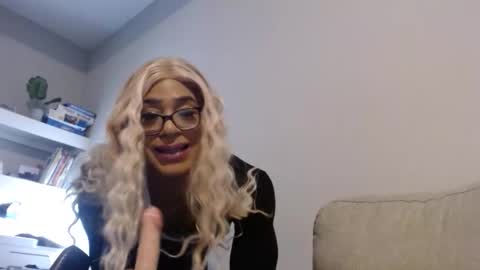 kittencrown online show from March 31, 6:35 am