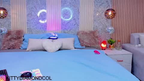 kitty__diamond_ online show from April 3, 1:14 am