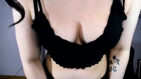 Denise online show from March 9, 11:30 pm