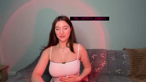 kitty_kristy1 online show from November 11, 11:35 pm