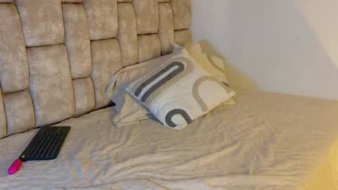 Snapshot of kitty_rose__ chatting on October 12, 1:13 pm Kitty Rose online show from October 12, 1:13 pm