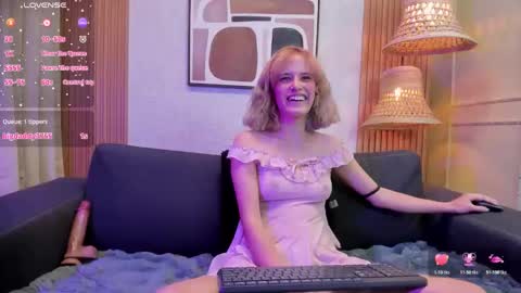 kitty_star_ online show from May 16, 12:13 am