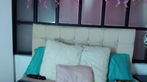 K I T T Y   online show from November 4, 8:14 pm