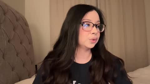 mia online show from January 13, 10:03 am