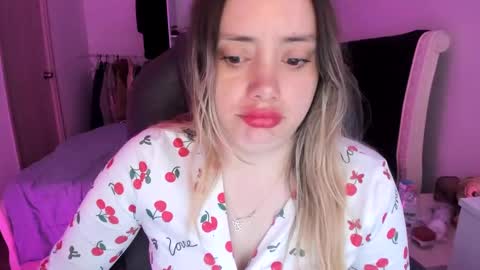 kittywantslove23 online show from October 8, 10:25 pm