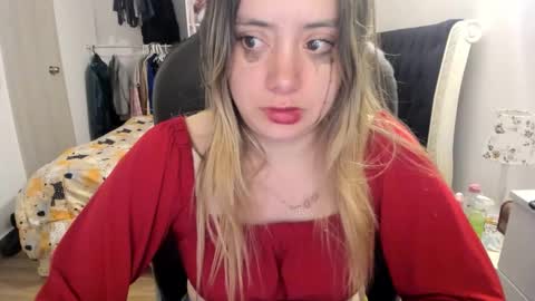 kittywantslove23 online show from September 18, 11:47 pm