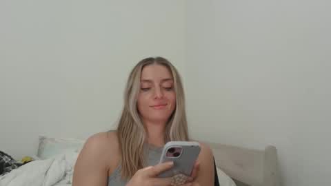 kmb25 online show from March 4, 9:54 pm