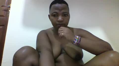 Snapshot of koffi639202 chatting on January 2, 8:35 pm koffi639202 online show from January 2, 8:35 pm