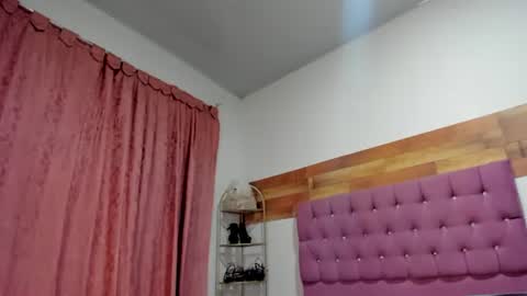 Snapshot of konie_hot chatting on September 27, 12:40 am konie Diaz online show from September 27, 12:40 am