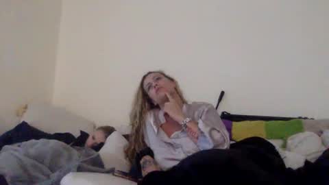 koyoteej online show from January 26, 9:40 pm