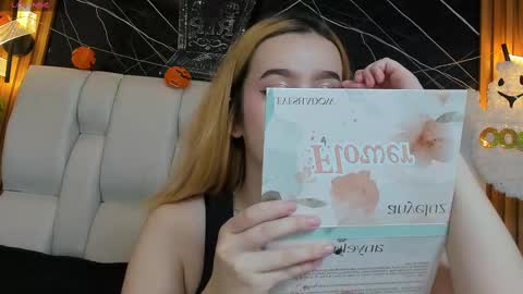 kristal online show from November 2, 2:31 pm