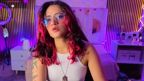 kristen_tay online show from April 10, 3:01 am