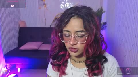 kristen_tay online show from April 19, 3:06 am