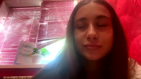 Kate online show from August 5, 2:23 pm