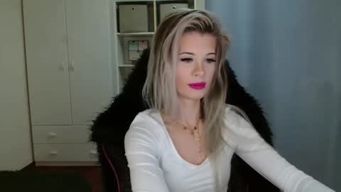 KristineAmore online show from November 6, 7:25 am