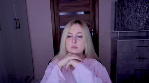 Kristy online show from April 8, 11:51 pm