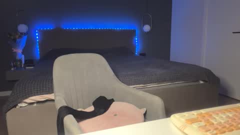 Kristi online show from December 1, 4:16 am