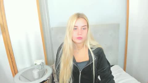 Snapshot of kristyflowers chatting on February 18, 7:32 am KristyFlowers online show from February 18, 7:32 am