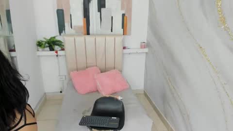 Cristina online show from November 19, 7:14 pm