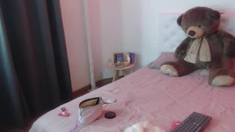 Sara online show from November 5, 10:04 pm