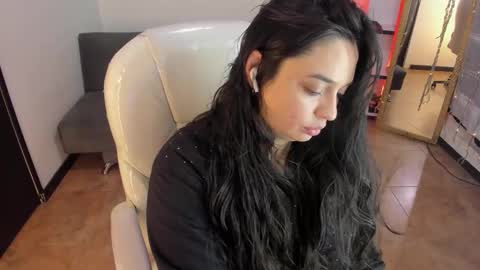 kylie online show from November 22, 1:03 pm