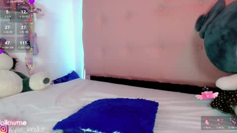 k ylie online show from October 24, 1:23 am