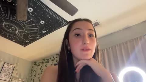 kyliiii online show from May 15, 10:45 pm