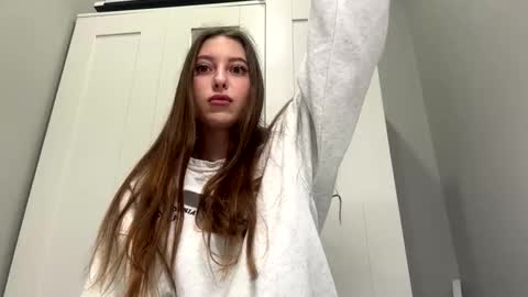 Selena online show from March 4, 3:02 am