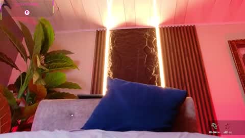 Snapshot of la_diabla_111_ chatting on September 16, 8:06 pm Karime online show from September 16, 8:06 pm