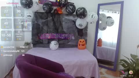 Sara online show from October 31, 9:19 pm