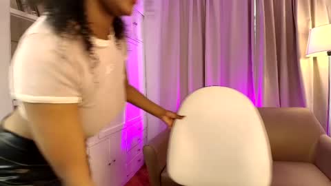 Karla - Instagram   lady karla1 online show from May 27, 9:23 pm