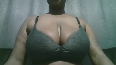 lady_dearra online show from December 15, 3:23 am