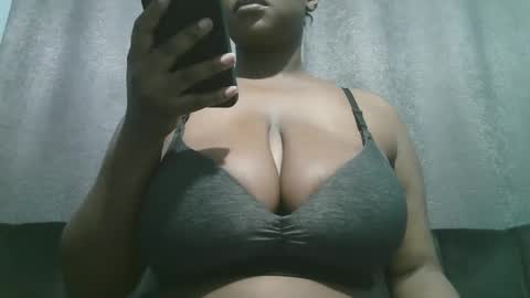 lady_dearra online show from December 16, 3:34 am