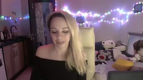 lady_smile69 online show from January 13, 8:24 pm