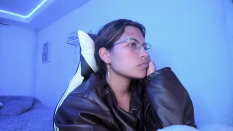  Lady  online show from February 3, 2:53 am