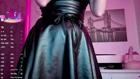 Miss Lala online show from December 5, 8:43 pm